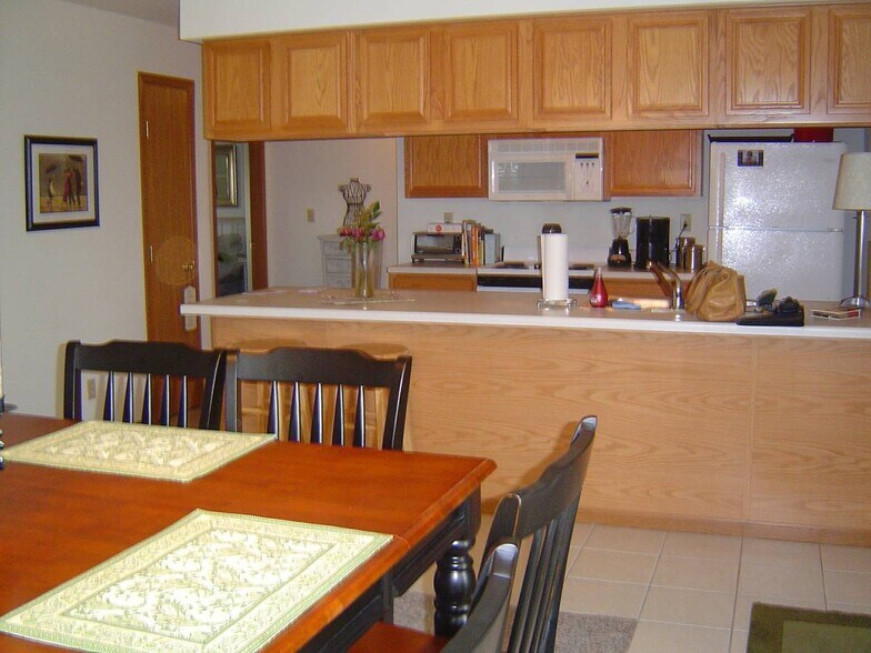 Building Photo - 4933 Pine Cone Ct