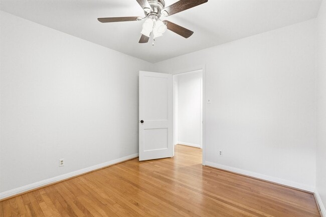 Building Photo - 3521 Burgundy Ln