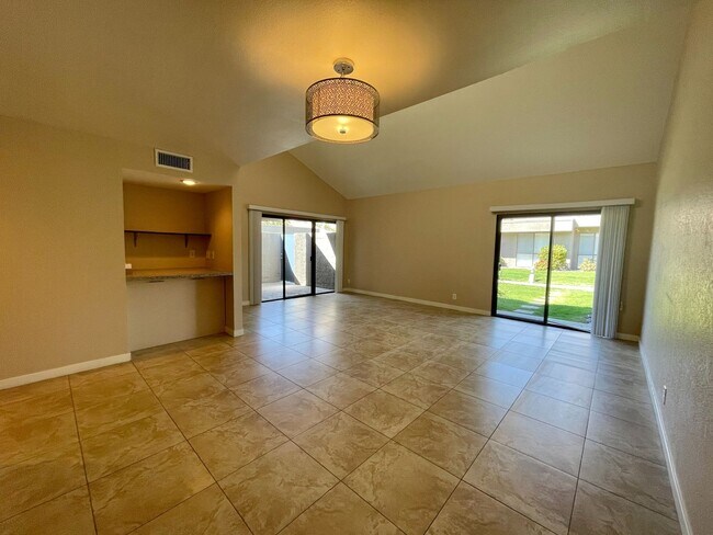 Building Photo - COMING SOON!!! LOVELY 2 Bed/2 Bath Condo Across From The River!!!