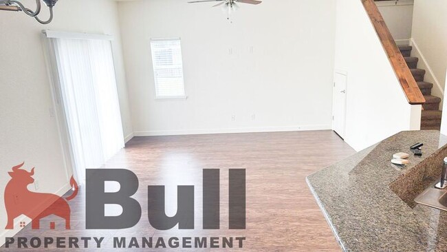 Building Photo - 1296 Evergreen Ct