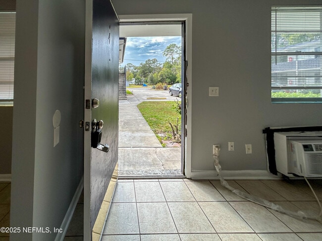 Building Photo - 1122 Woodruff Ave