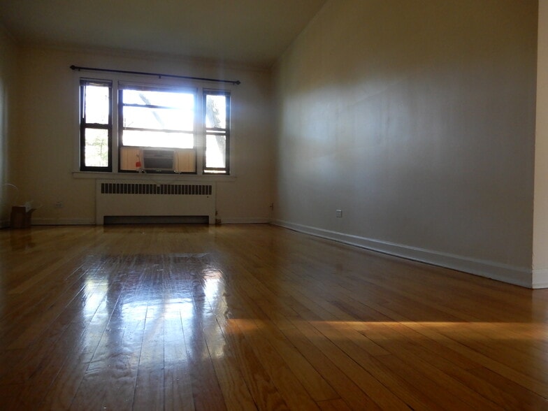 Building Photo - 1526 N Harlem Ave