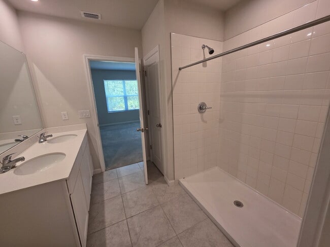 Building Photo - 12040 Grizzly Ln