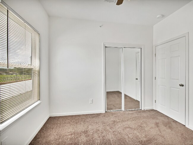 Building Photo - 2802 Shaver St