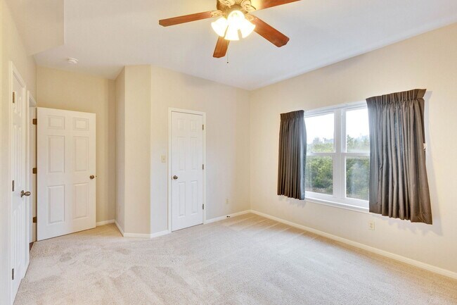 Building Photo - 7017 Via Dono Dr