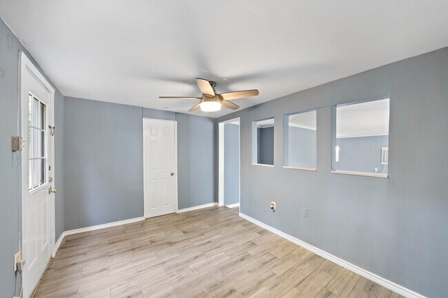 Building Photo - 2404 Yoakum Blvd