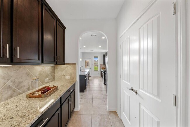 Building Photo - 3646 Aldridge Dr