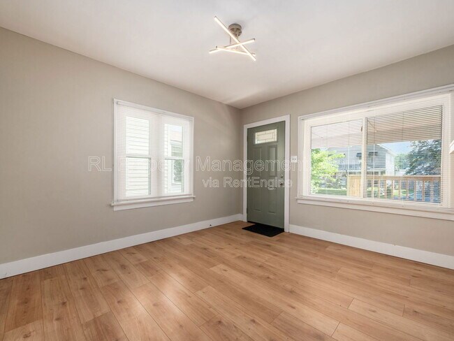 Building Photo - 439 Eldridge Ave