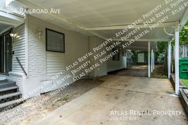 Building Photo - 204 Railroad Ave