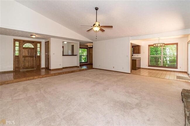 Building Photo - 330 Broken Lance Pl