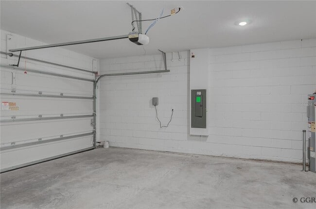 Building Photo - 557 Reggie Rd