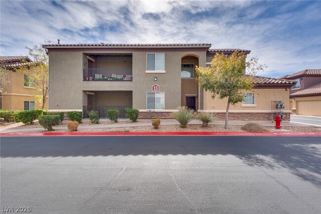 Building Photo - 6868 Sky Pointe Dr
