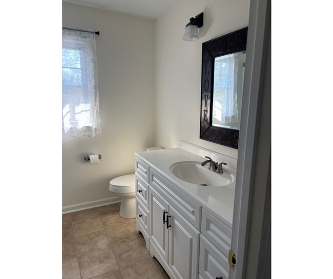 Building Photo - 9512 Imperial Dr