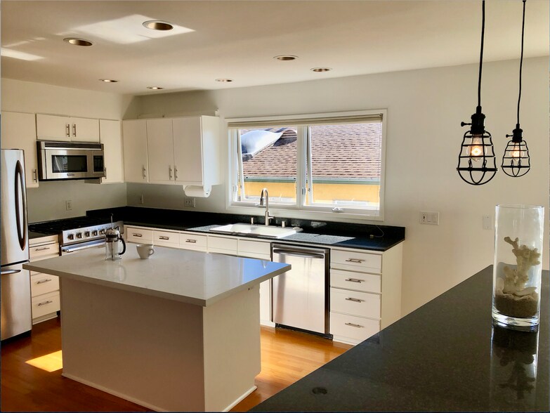 Building Photo - 311 Hill St