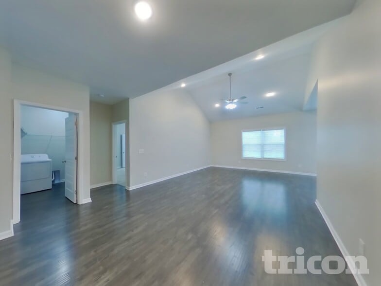 Building Photo - 741 Mitscher Dr