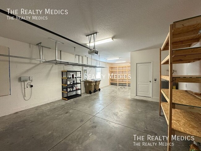 Building Photo - 5107 Appenine Loop W