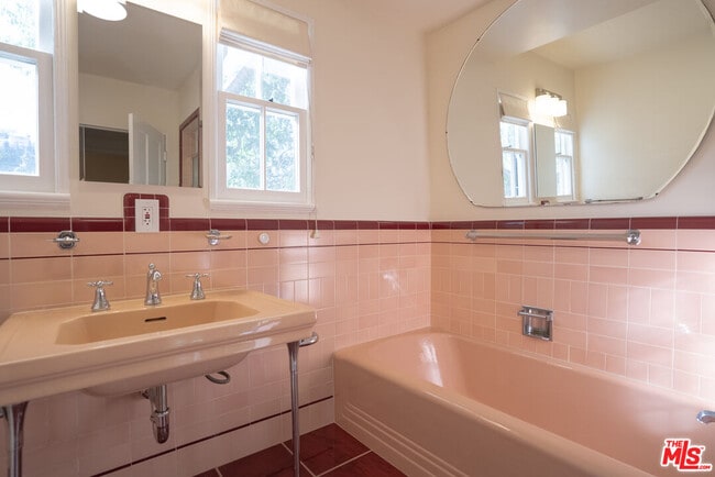 Building Photo - 2401 Meadow Valley Terrace