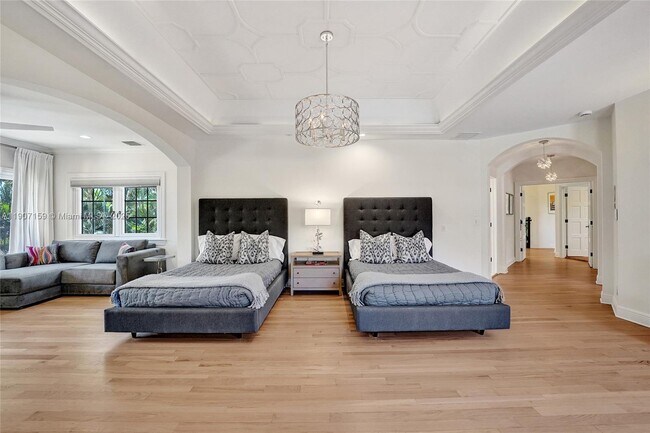 Building Photo - 2035 NE 31st Ave