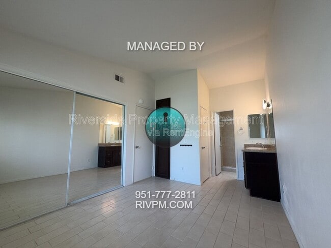 Building Photo - 9505 Arlington Ave