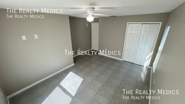 Building Photo - 1550 Pace Dr NW