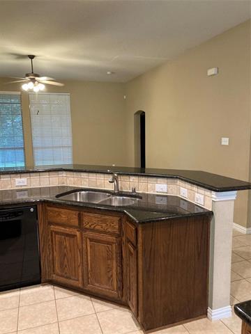 Building Photo - 2236 Crestridge Dr