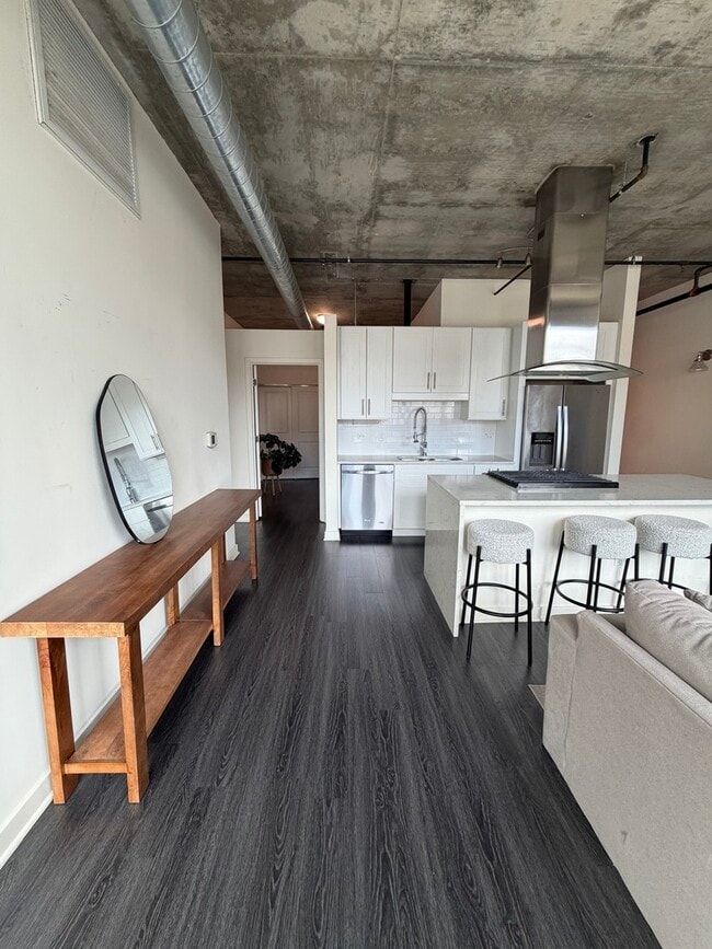 Building Photo - 50 E 16th St