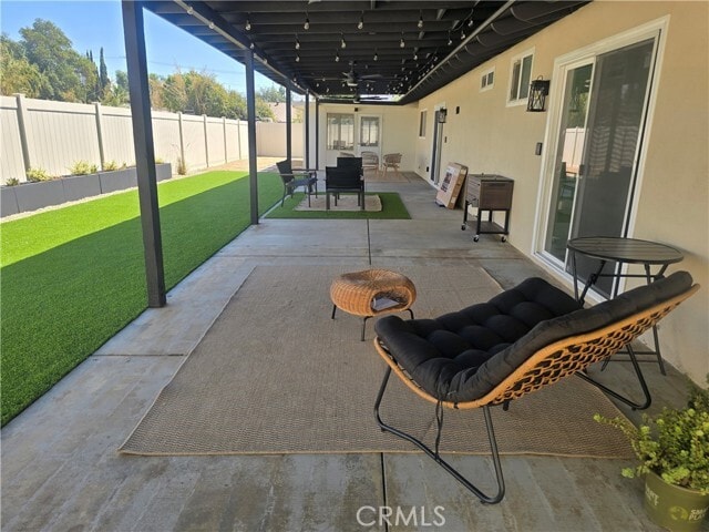 Building Photo - 1531 Elm Dr