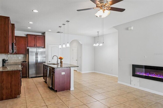 Building Photo - 12713 Lexington Ridge St