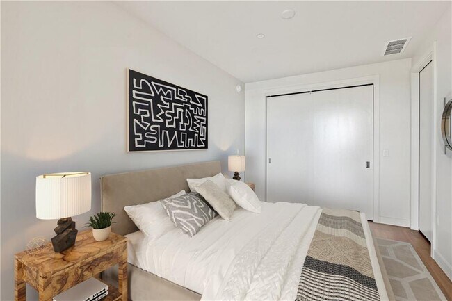 Building Photo - 44 East Ave