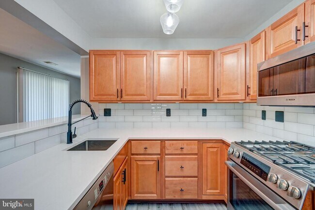 Building Photo - 8905 Stone Creek Pl