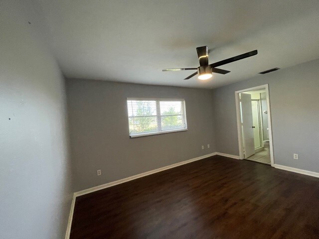 Building Photo - 4341 Country Club Blvd