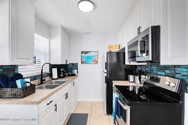 Building Photo - 1029 Park Dr