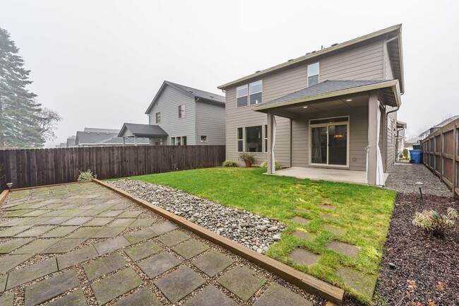 Building Photo - Stunning Salmon Creek Gem for Rent! - 3 Be...