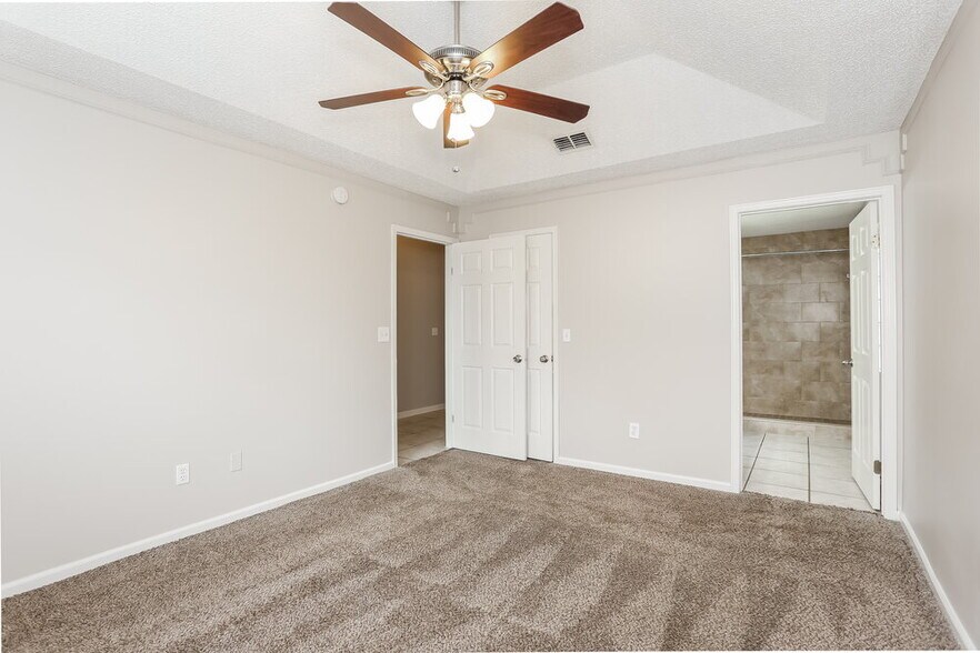 Building Photo - 7859 Collins Ridge Blvd E