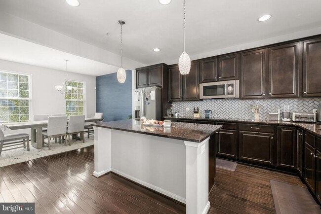 Building Photo - 9364 Paragon Way