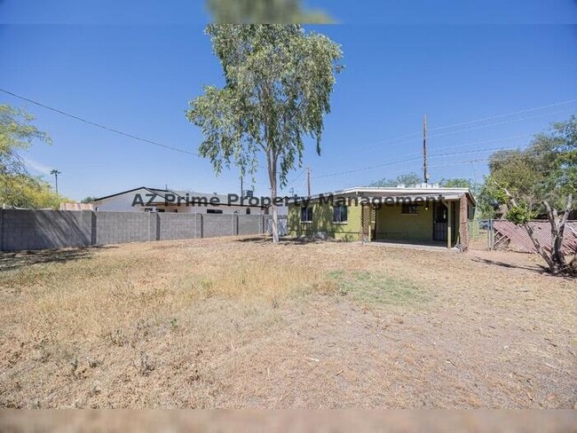 Building Photo - 1423 E Virginia Ave