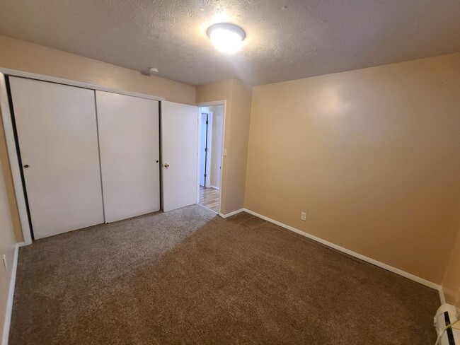 Building Photo - 1329 N Linden St