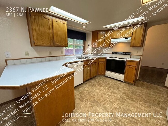 Building Photo - 2367 N Pawnee Ln