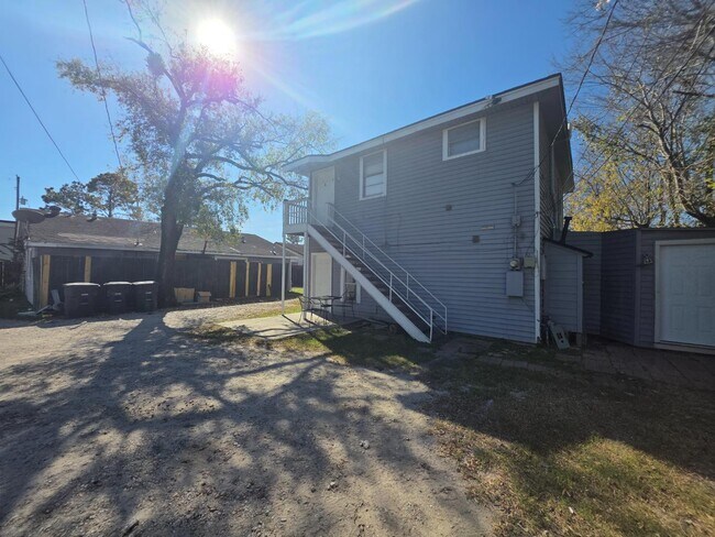 Building Photo - 13433 Topeka St