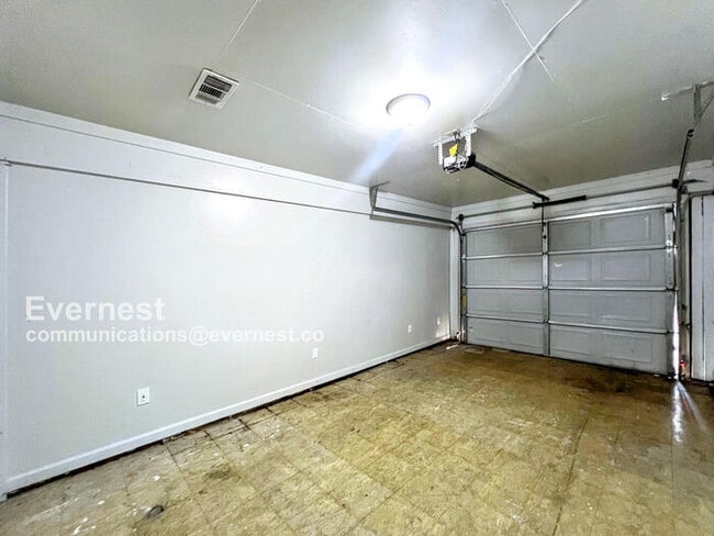 Building Photo - 4581 Fontaine Pl