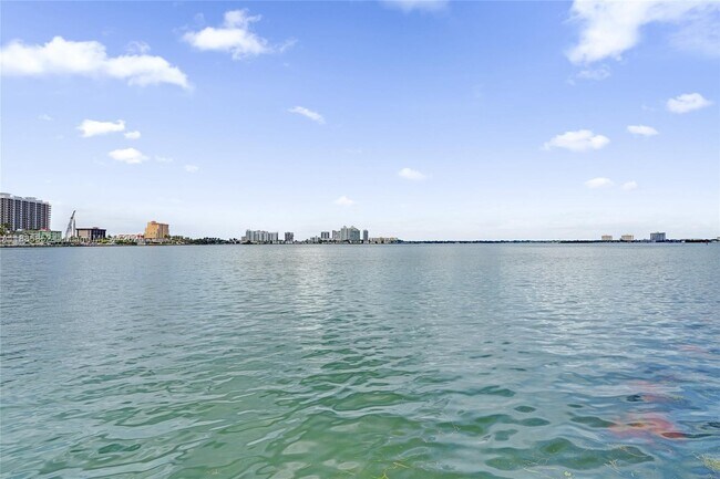 Building Photo - 2170 Bay Dr