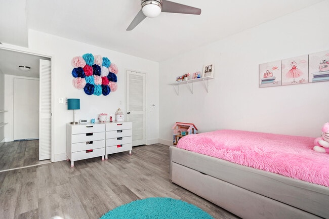 Building Photo - 3900 Oaks Clubhouse Dr