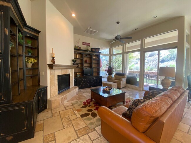 Building Photo - Unfurnished Home in Sunbrook!