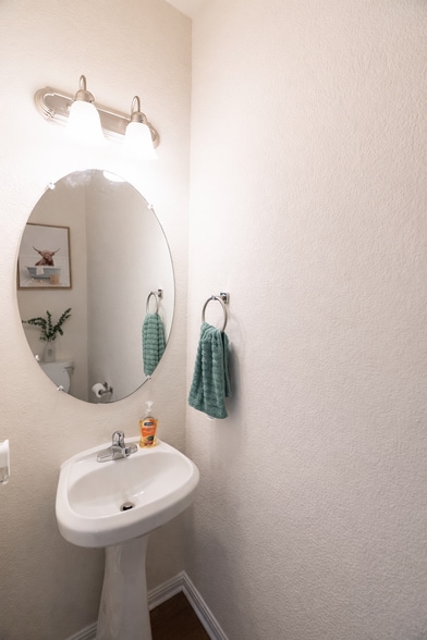 Building Photo - Room in Condo on Red Bud Ridge Ln