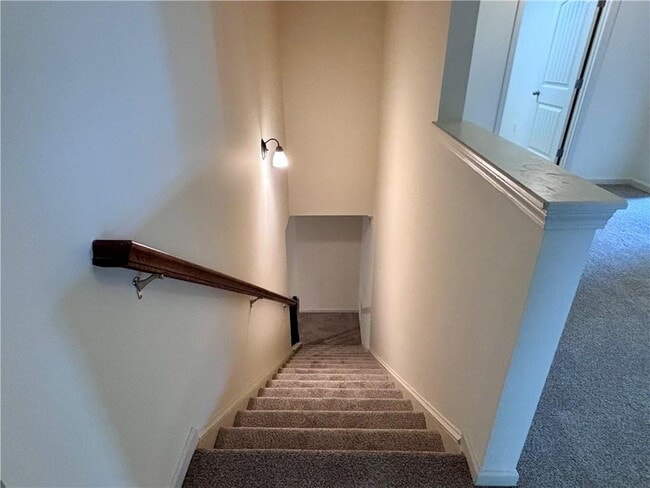 Building Photo - 613 Stonehurst Ln