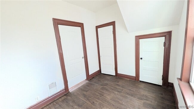 Building Photo - 26 Madison St