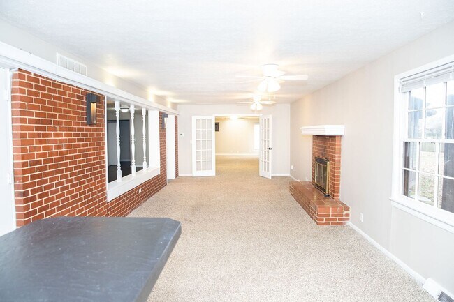 Building Photo - 1911 S Saratoga Ave