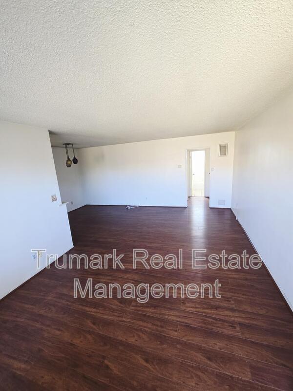 Building Photo - 4619 Lexington Ave