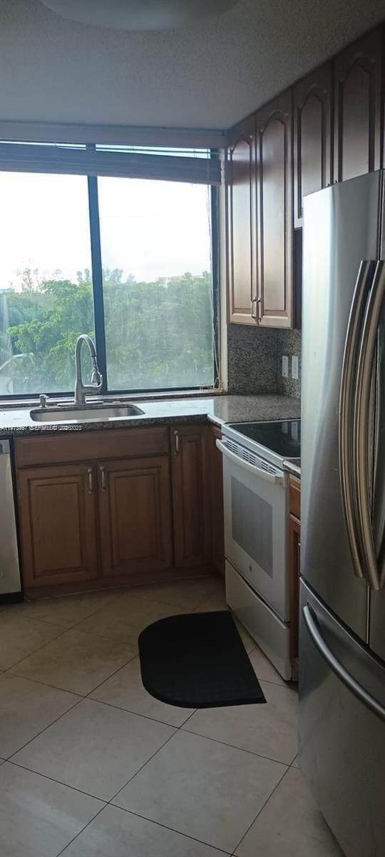 Building Photo - 4222 Inverrary Blvd