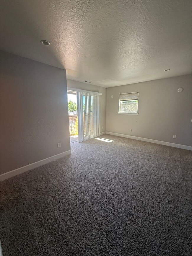 Building Photo - 3170 Juniper Ridge Dr